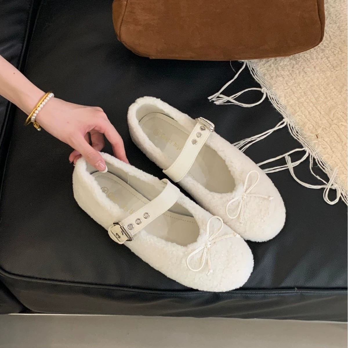 Nuevos Zapatos Planos de Piel Cálidos Dulces con Lazo Mary Jane para Mujer para Otoño Invierno