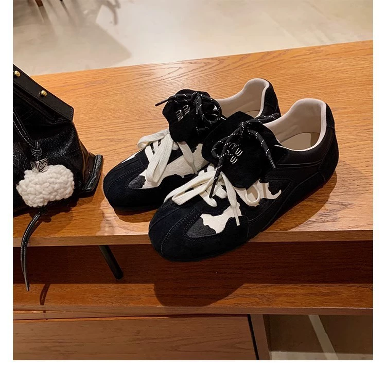 New Women's Vintage Round Toe Leopard Print Flap Design Lace-Up German Training Sneakers for Fall