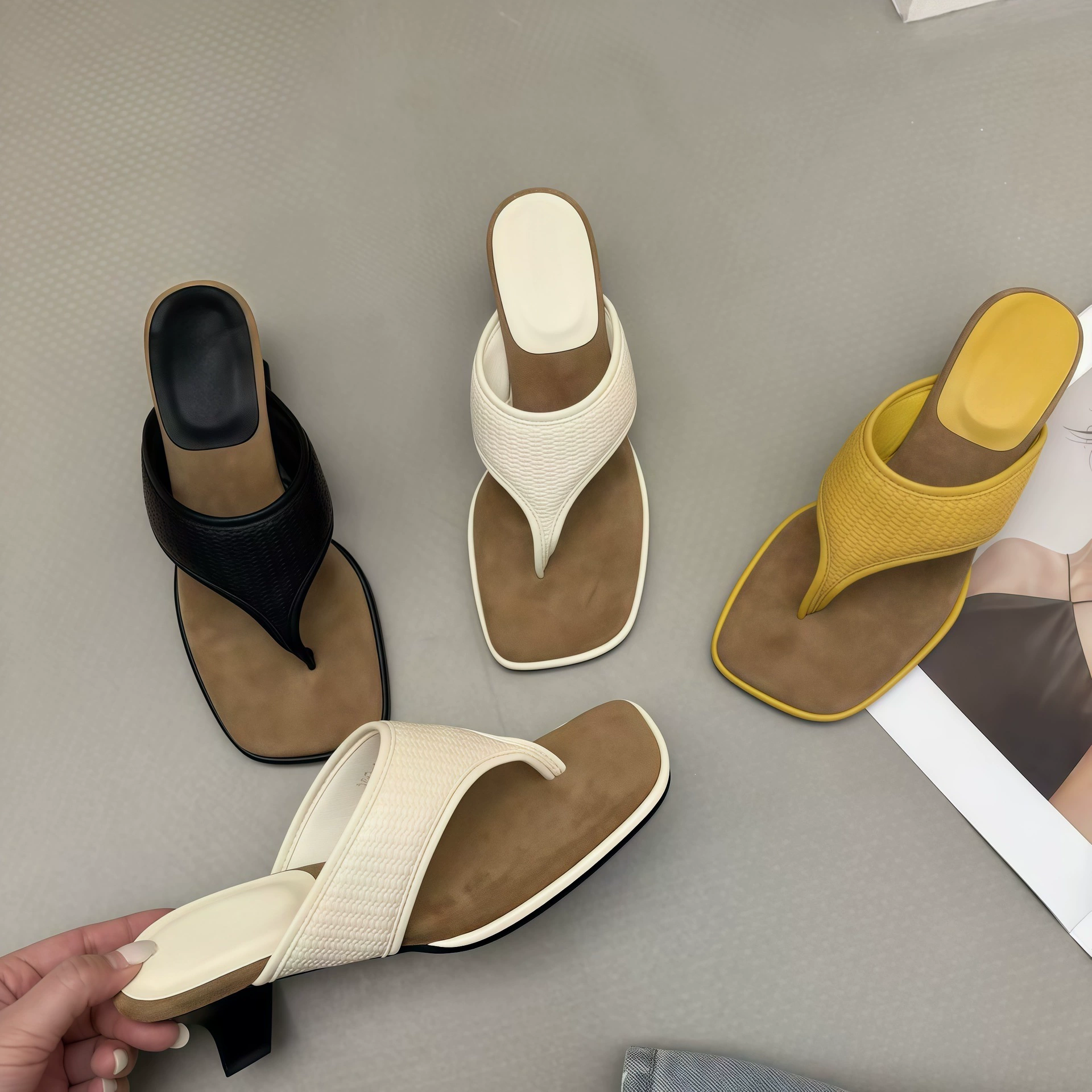 Chuyuji Tong romaines talon épais tressées bride de cou-de-pied femme été 2026 Nouveau plage · MOHE China shoe factory