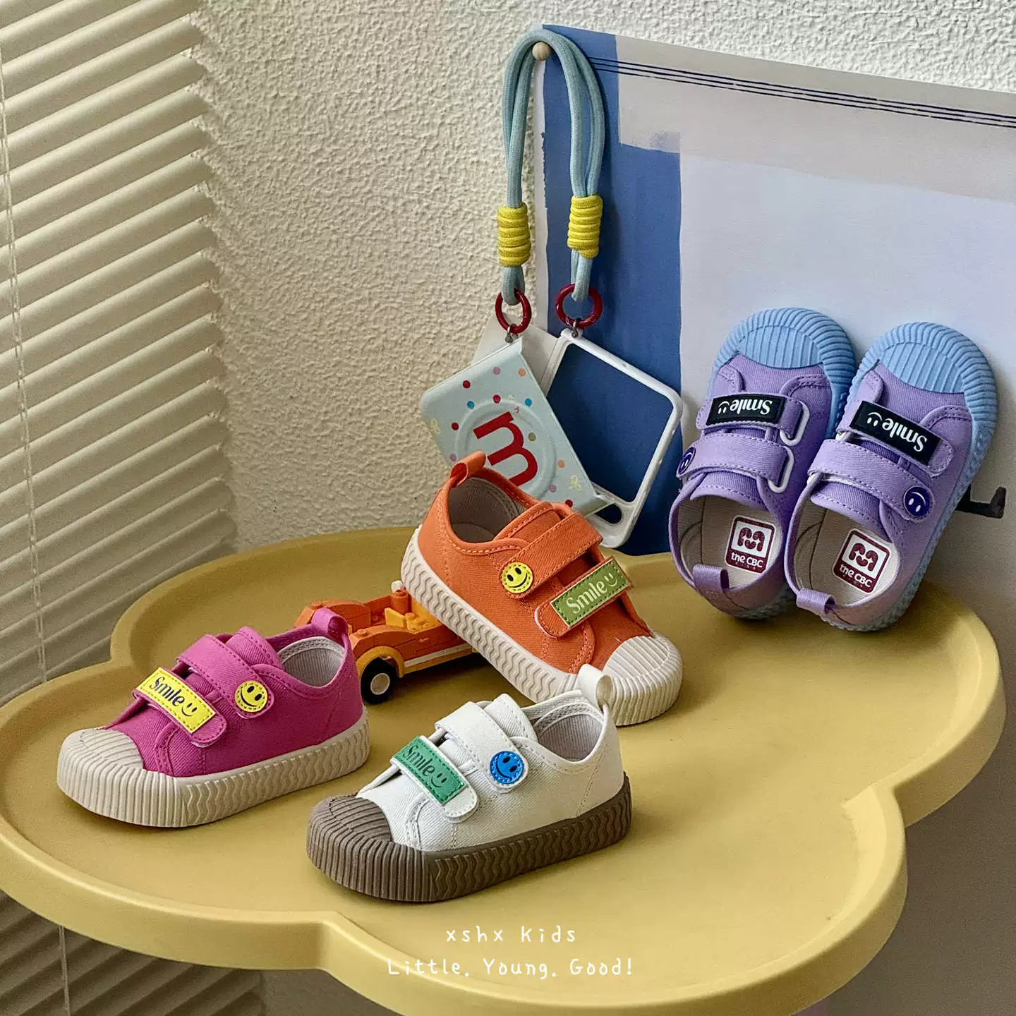 XSHX Smile Cookie Retro Happy Kinder Canvas Schuhe Doppel Klett Anti-Rutsch Indoor Outdoor · MOHE China shoe factory