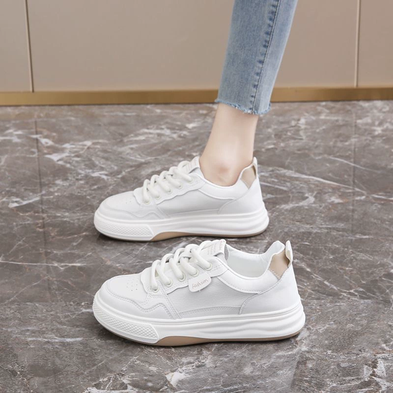 2025 Frühling Atmungsaktive weiße Sneaker für Damen, Koreanische dicke Sohle, lässige Board-Schuhe
