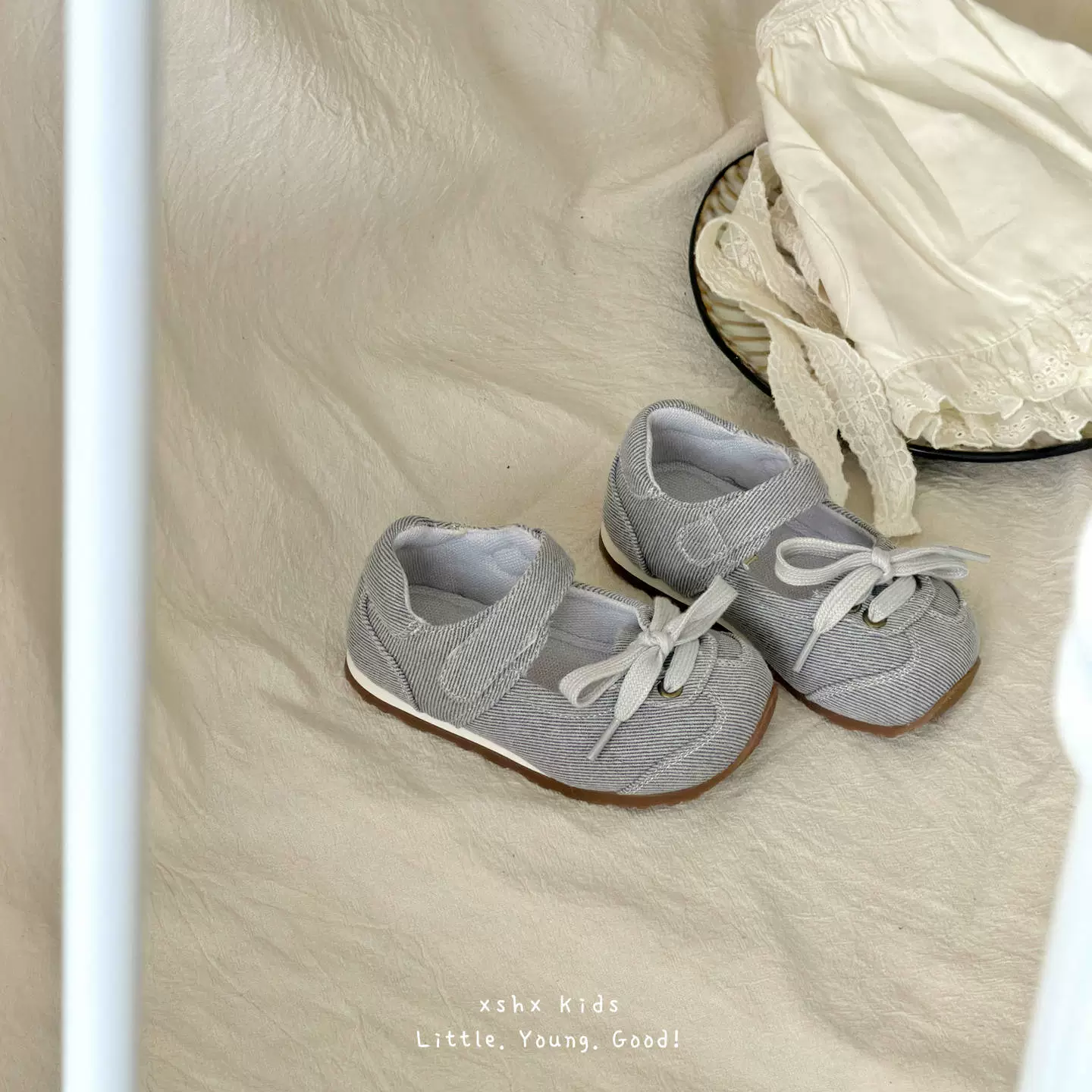 XSHX Mädchen gestreifte Slip-On-Schuhe mit Zehenkappe, rutschfeste Gummisohle für alle Jahreszeiten · MOHE China shoe factory