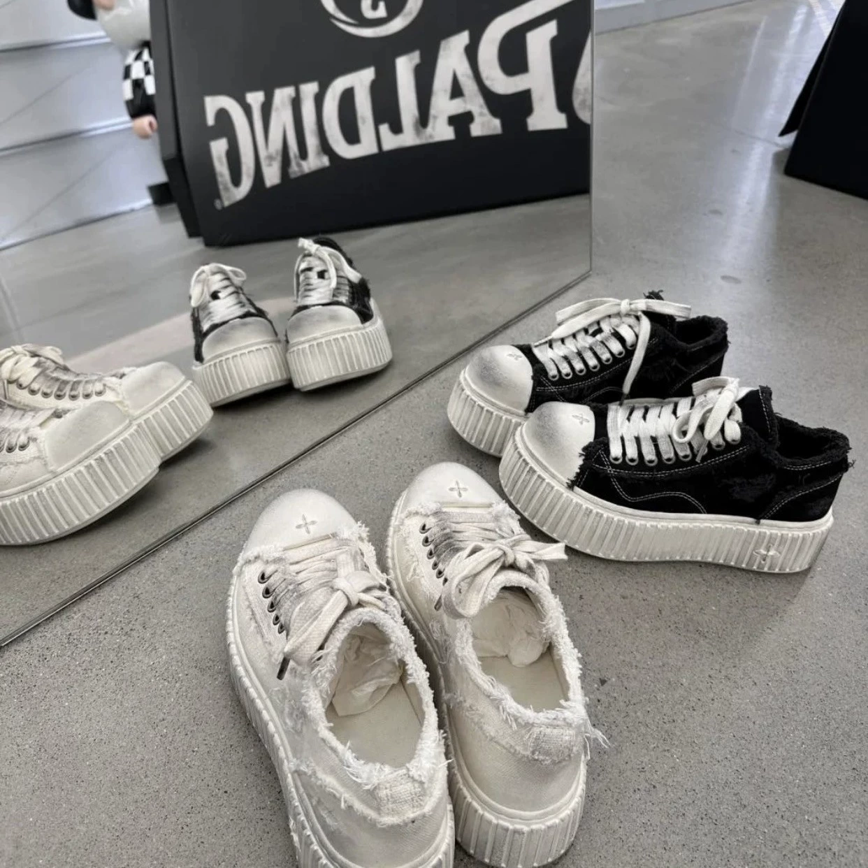 Zapatillas de lona de suela gruesa con patrón cruzado para mujer, verano 2025, estilo sucio