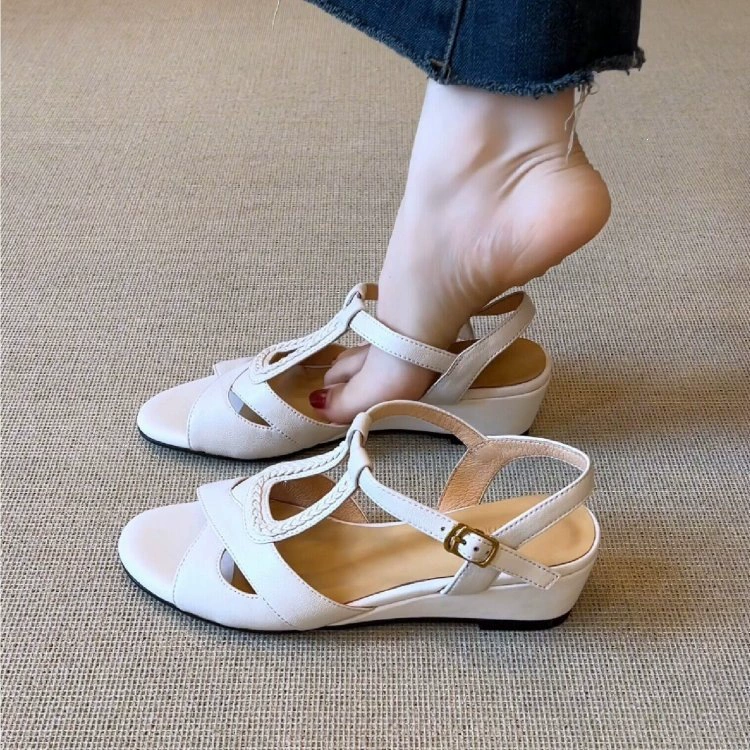 Sandales compensées à bride boucle minimalistes pour femme, 2026, nouvelles, bout ouvert, blanc, mode · MOHE China shoe factory