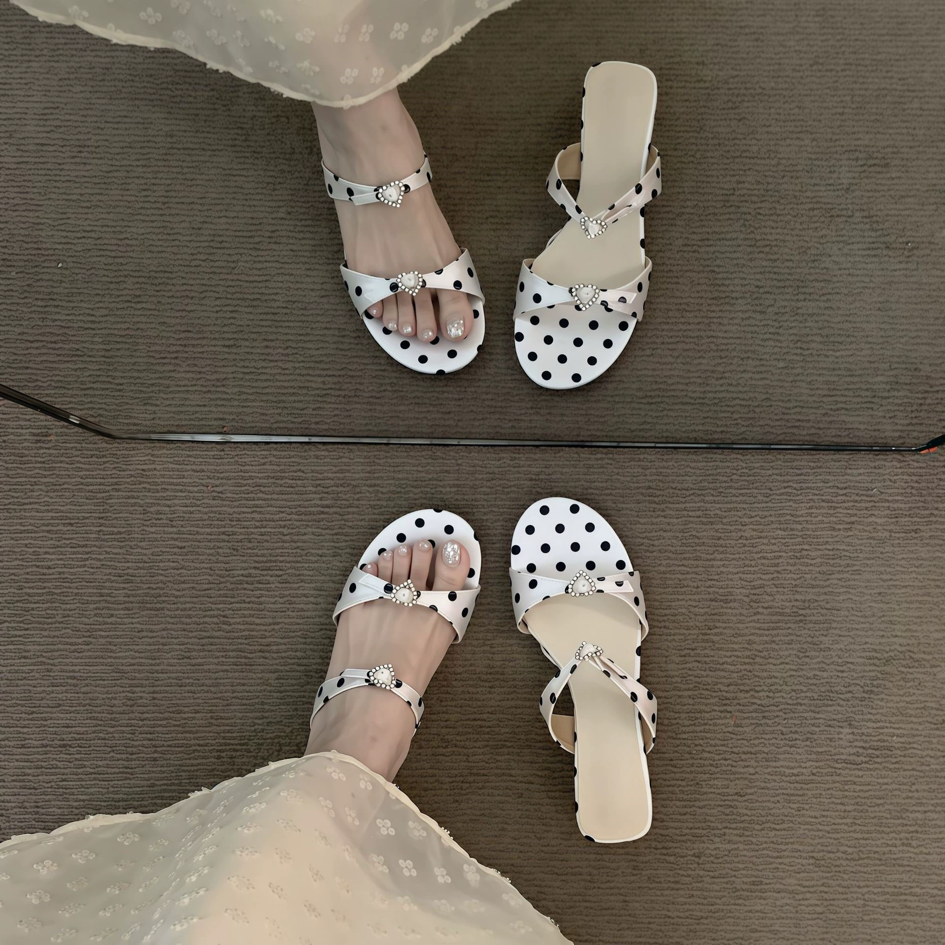 Chuyuji Damen French Blockabsatz Polka Dot Pantoffeln 2026 Sommer für Kleider · MOHE China shoe factory