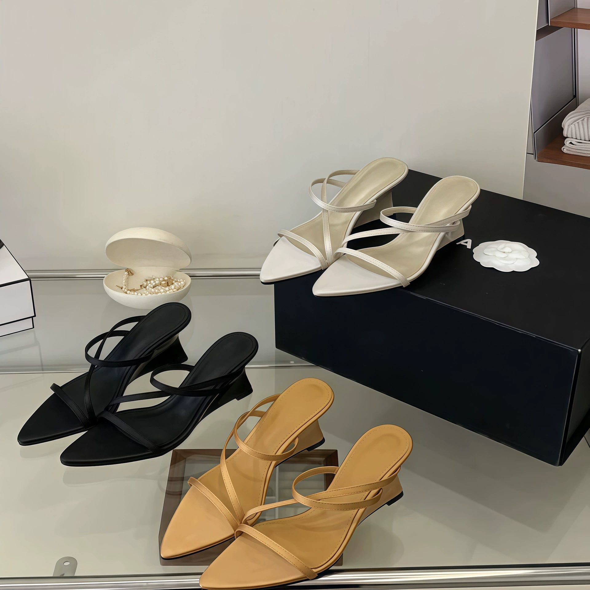 Chuyuji Damen French Riemchen Zehensteg Keilsandalen 2026 Sommer Feenstil · MOHE China shoe factory