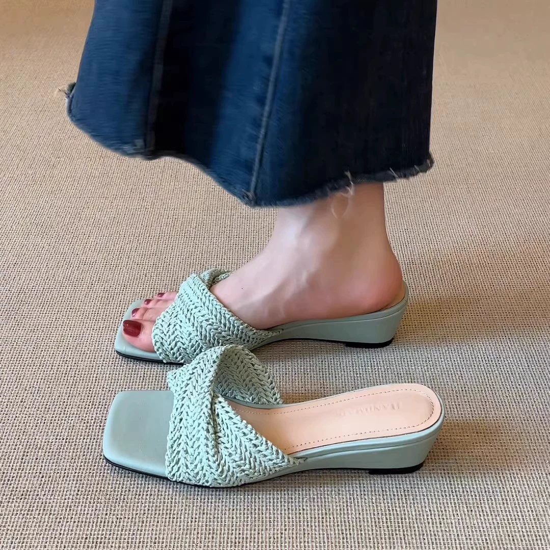 Sommer Damen Woven Quadratische Spitze Slipper Keilabsatz Beach Sandalen · MOHE China shoe factory