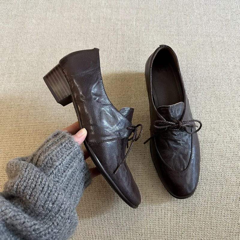 أحذية لوفر فرنسية بكعب عريض للنساء، جلد ناعم، ربط للمكتب لربيع 2026 · MOHE China shoe factory