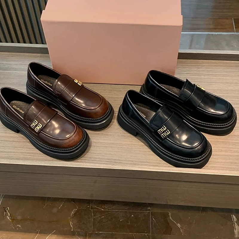 Nuevos Zapatos de Hebilla Metálica Preppy Deslizables para Mujer para Otoño Invierno