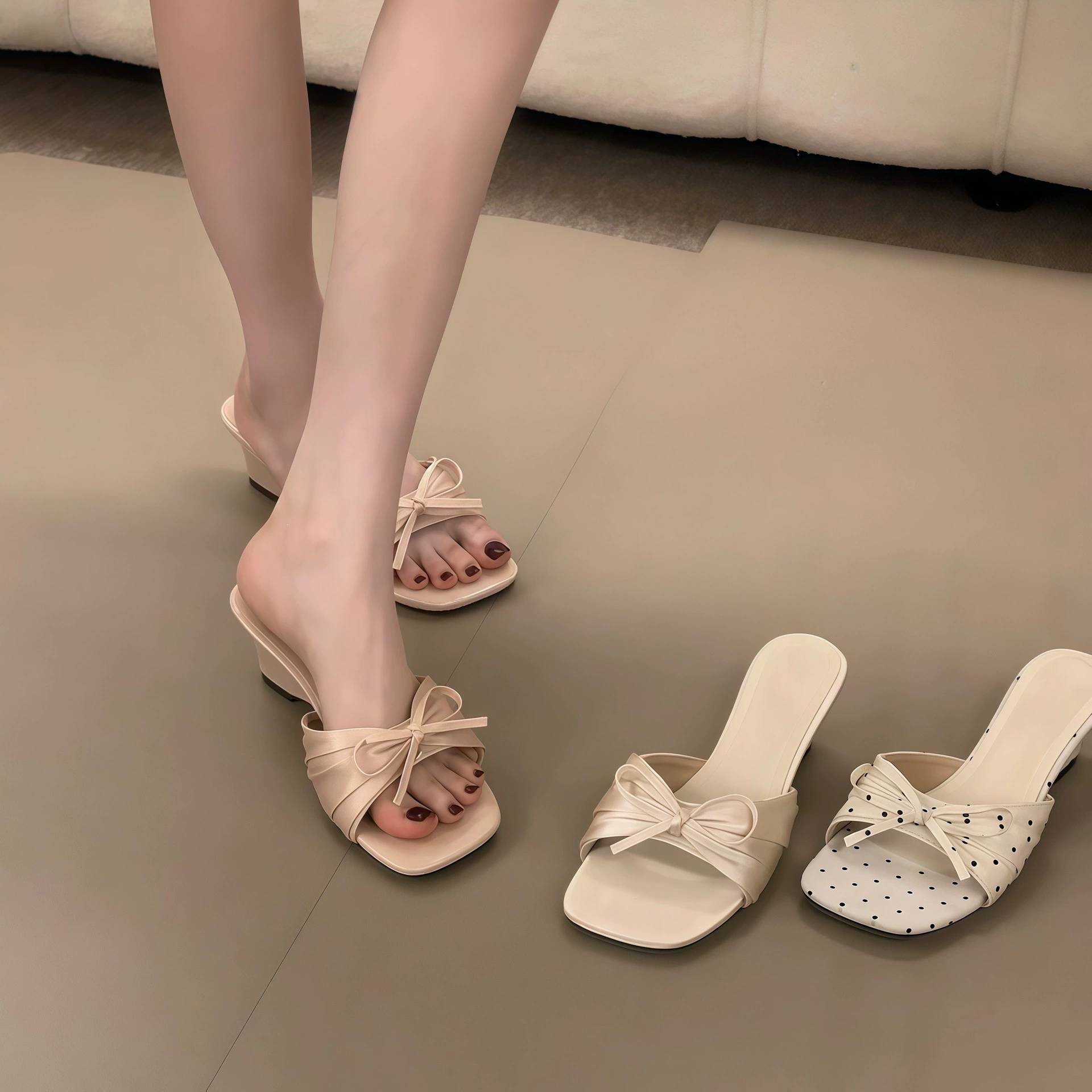 Chuyuji Sandalias planas de raso con lazo, cuña de tacón de lunares para mujer verano