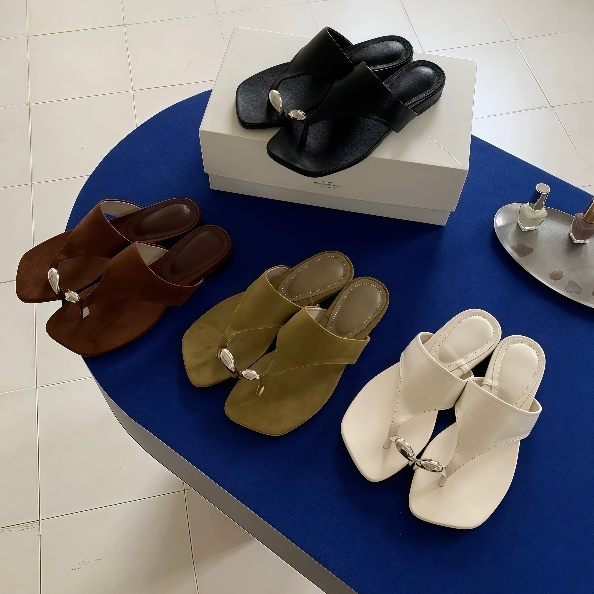 Women's Fashion Metal Decor Flip Flops 2026 Flat Square Toe Casual Slide Sandals
