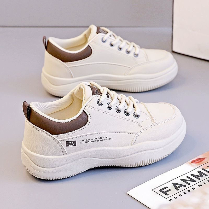 Chaussures en cuir blanches femme printemps été 2025, sneakers de running à semelle épaisse style coréen Q820