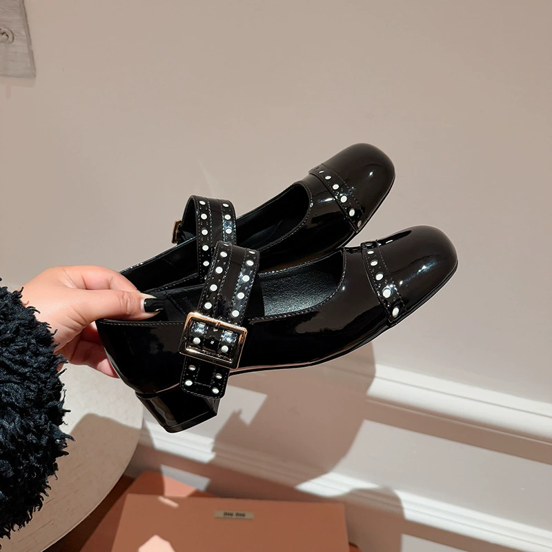 Nuevos zapatos Mary Jane franceses de primavera, punta cuadrada, hebilla, tacón grueso, charol