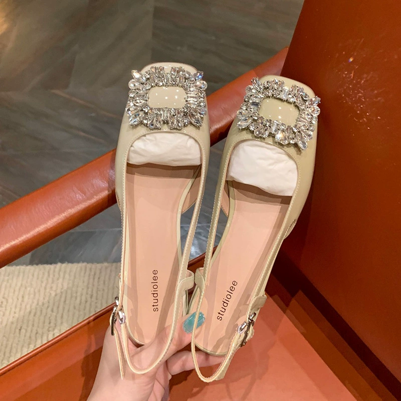صنادل مغلقة للنساء صيف جديد كعب سميك غير قابل للانزلاق رترو عالي إسفين كوري · MOHE China shoe factory