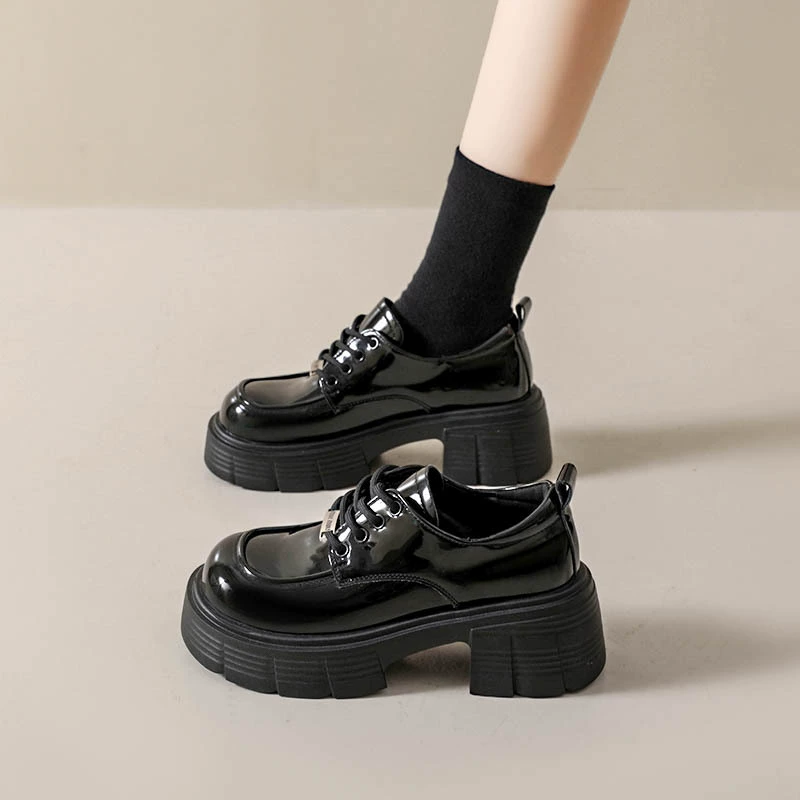 Loafers für Damen 2025 Neu dicke Sohle Herbst Frühling, flacher Absatz Mode Britischer Stil Lederschuhe