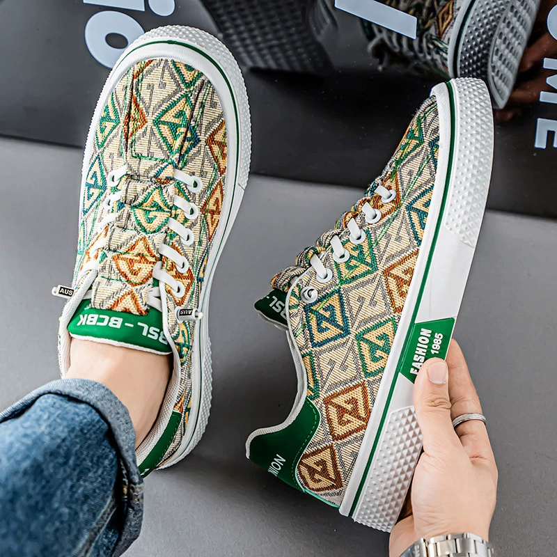 Sapatos de Pano de Pequim para Homem, Inverno 2026, Tênis de Lona Fino Trendy Casuais Skate para Jovens · MOHE China shoe factory