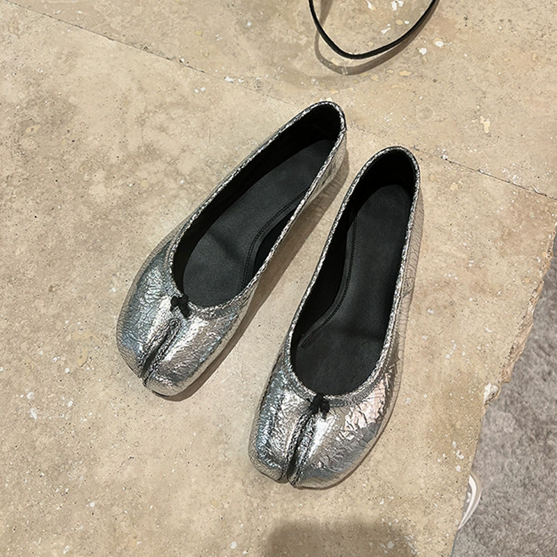 Nouvelles chaussures été orteils fendus femme sabots argentés mocassins glissants plats bouche peu profonde