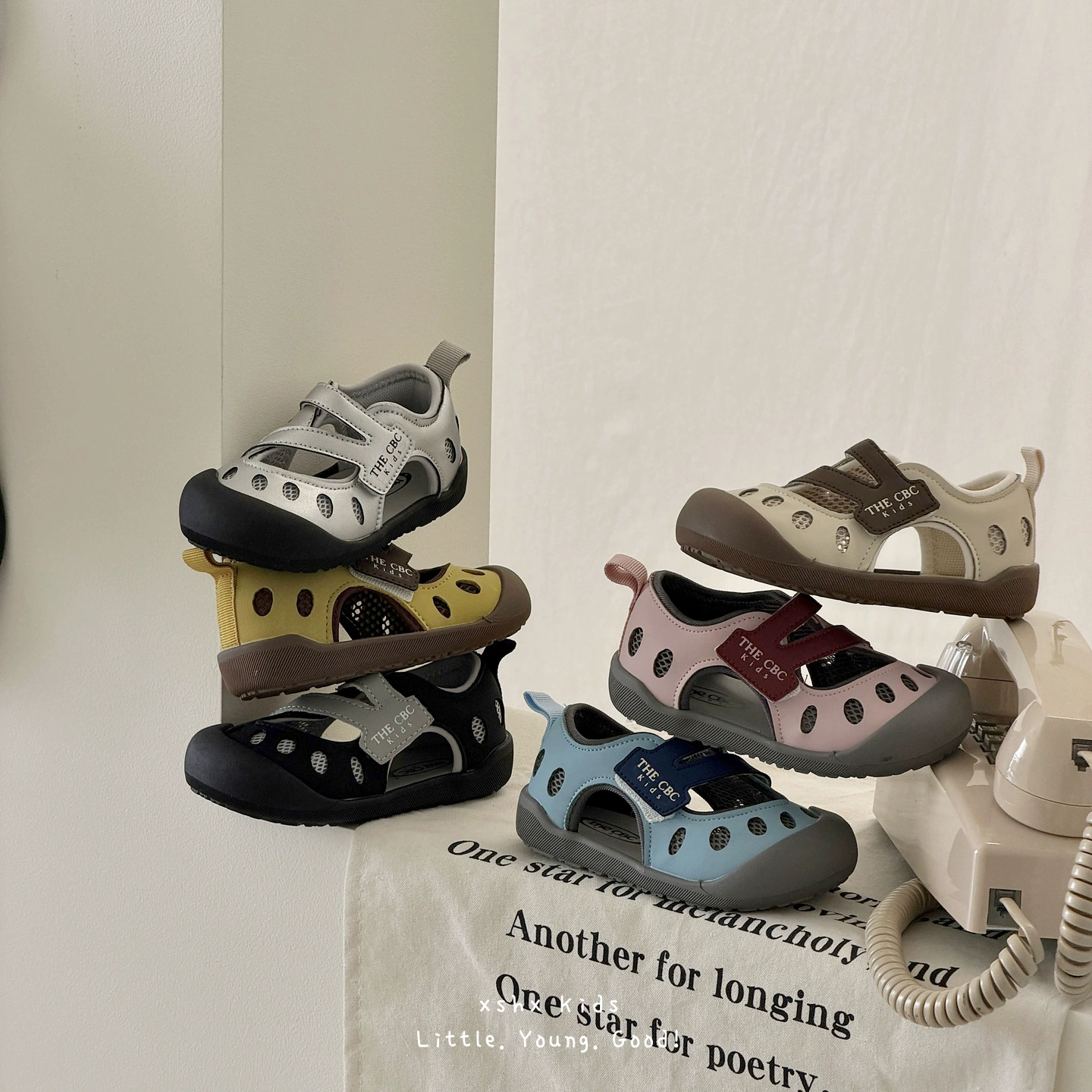 XSHX Chaussures en mesh avec embout pour enfants, velcro, semelle en caoutchouc antidérapante, cuir antidérapant · MOHE China shoe factory