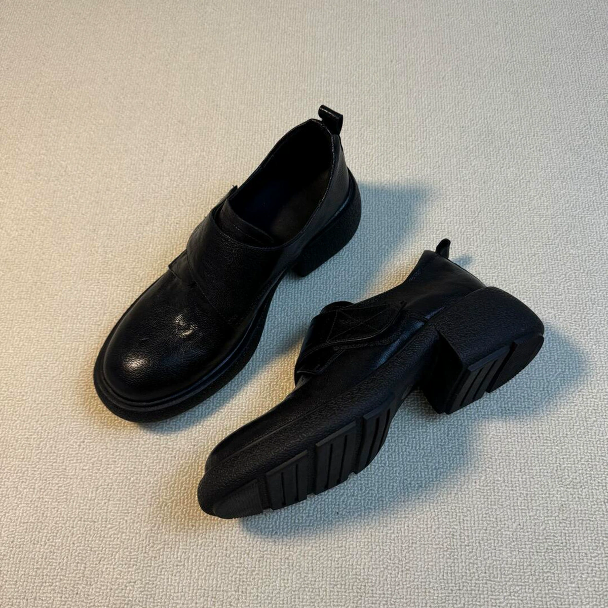 Mocasines para mujer con correa de velcro, tacón grueso, punta redonda, estilo británico, 2025