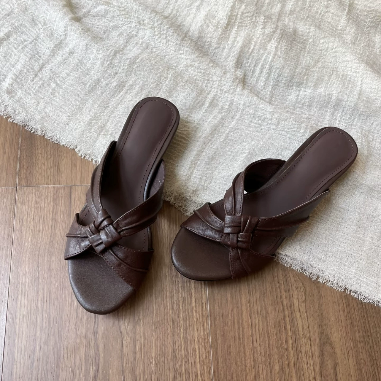 Sandalias francesas retro tejidas de mujer, punta abierta, cuña, verano 2025