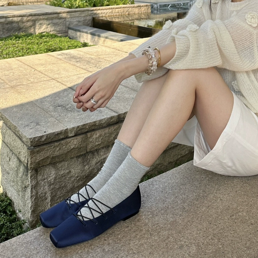 Primavera Verano Nuevos Zapatos de Ballet Vintage de Satén Punta Cuadrada Cordones para Mujer 2025 Planos