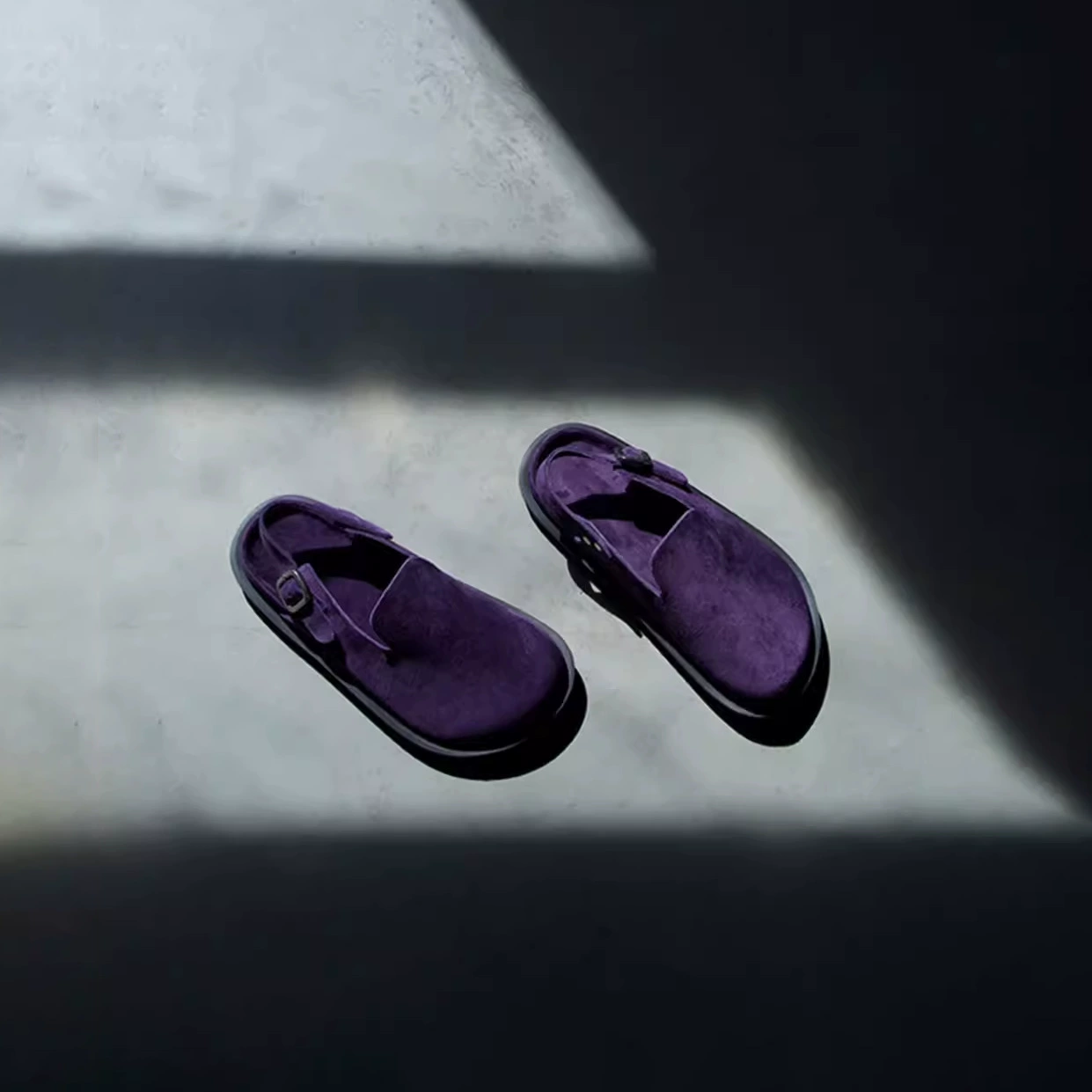 Женские летние тапочки в стиле Birkenstock с закрытым носком, повседневные удобные балетки