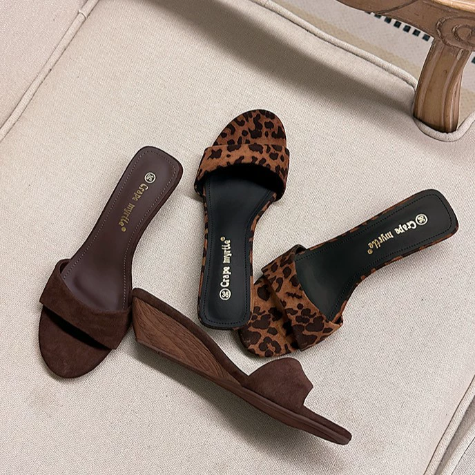 Sandálias Femininas Verão Estampa Leopardo Salto Cunha Salto Alto