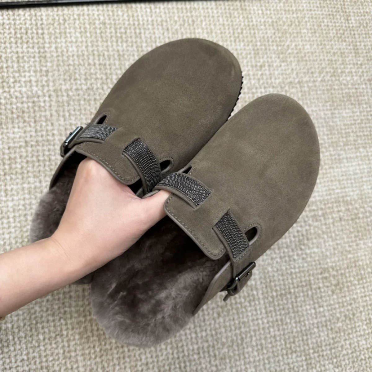 Nouvelles chaussures Birkenstock doublées en polaire pour femme Automne Hiver 2025, demi-pantoufles moelleuses