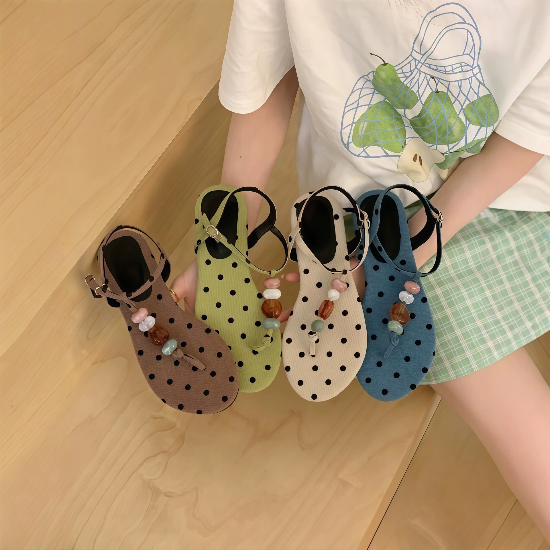 Chuyuji Sandales plates rétro à anneau d'orteil pour femme, été 2026, style plage vacances · MOHE China shoe factory
