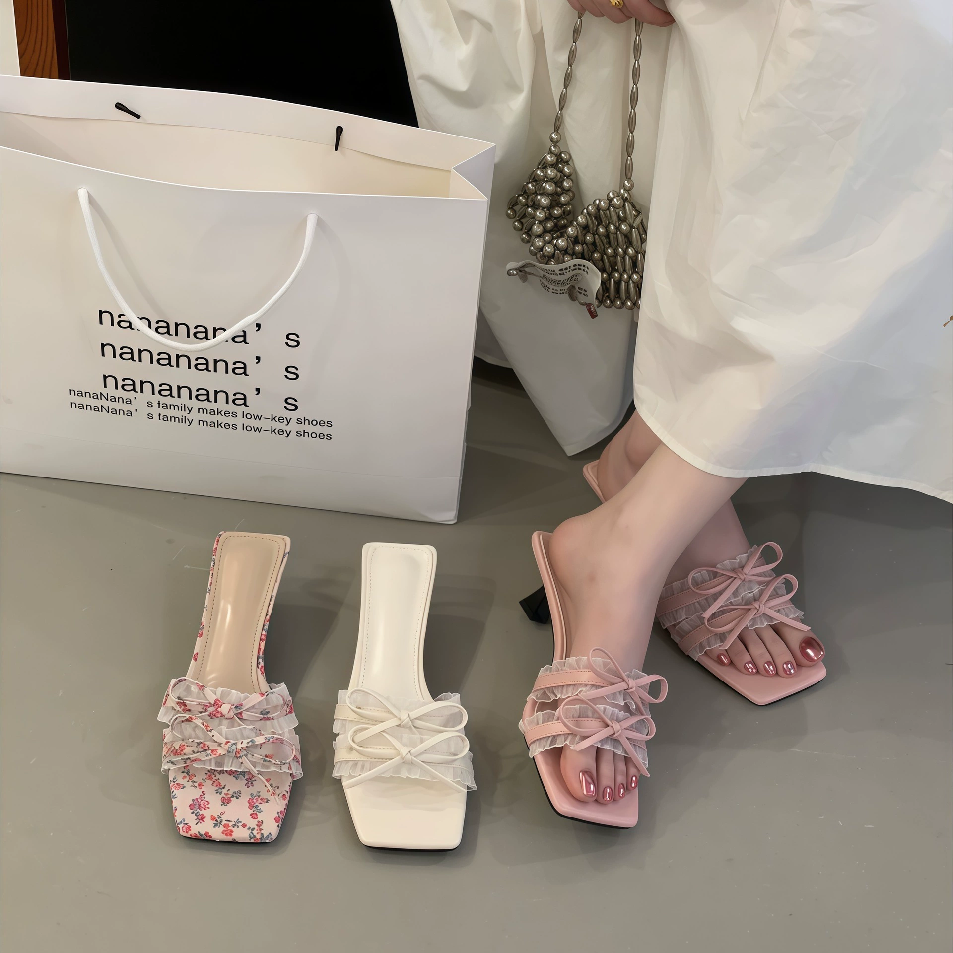 Chuyuji Französisch Schmetterlingsknoten Stilettos Sandalen Damen 2026 Sommer Neu Mittelabsatz Spitze Knöchelriemen Sandalen · MOHE China shoe factory