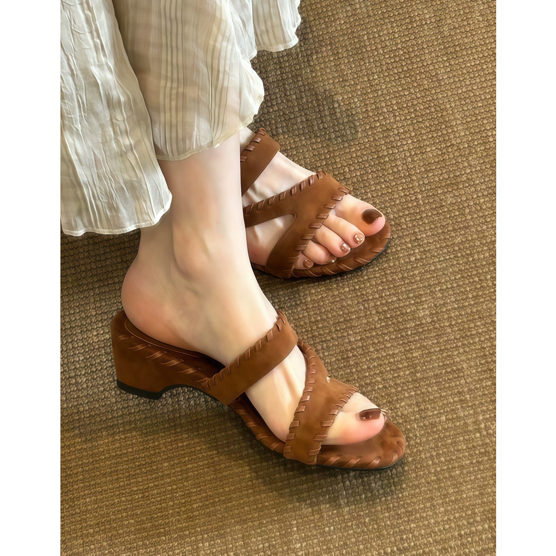 Chuyuji Femmes Sandales Françaises Talon Épais Bout Ouvert Une Bride, Vacances 2026 · MOHE China shoe factory