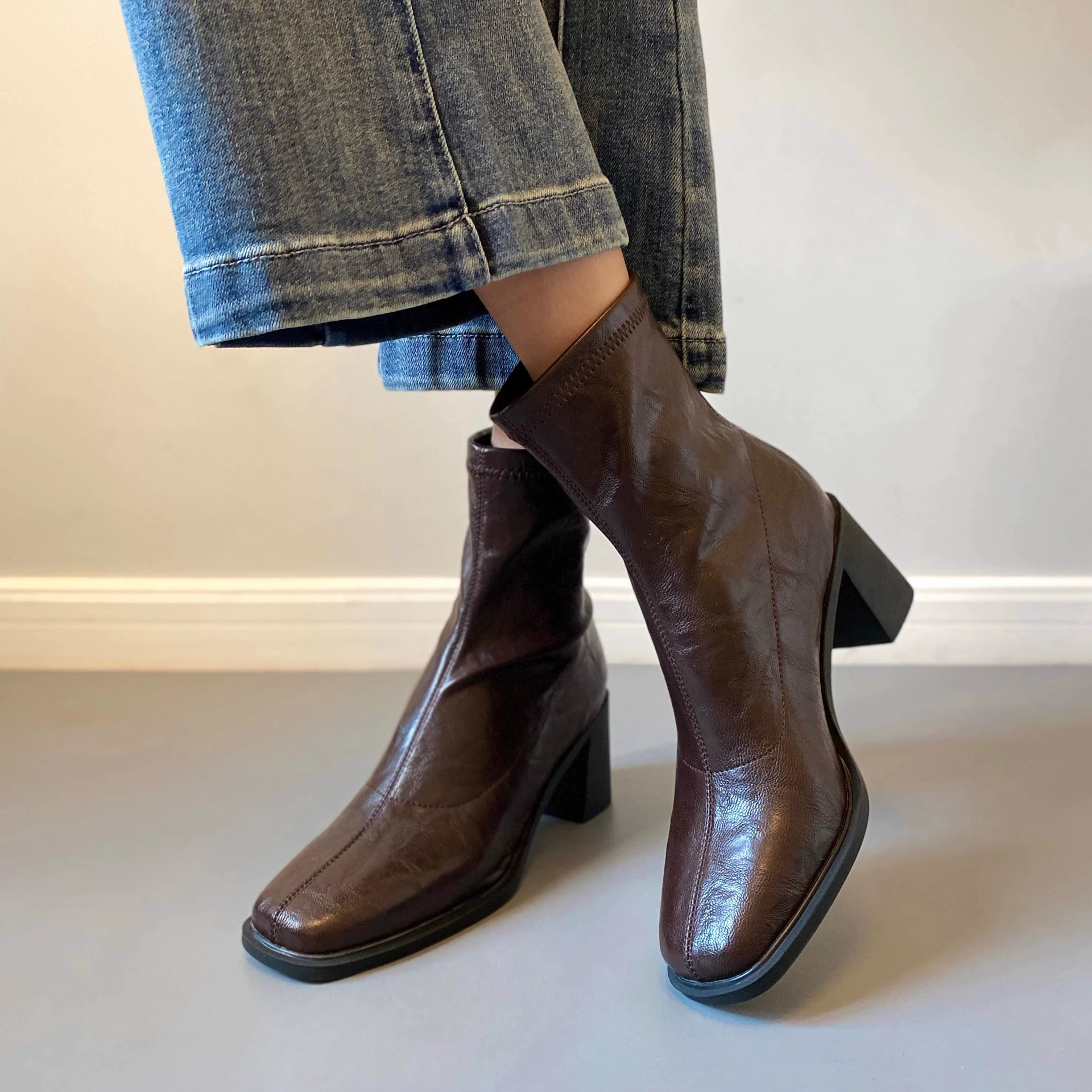Französische Vintage quadratische Zehen High Heel Stiefeletten für Damen, neue Petite Martin-Stiefel Blockabsatz schlanke Passform dicke Sohle