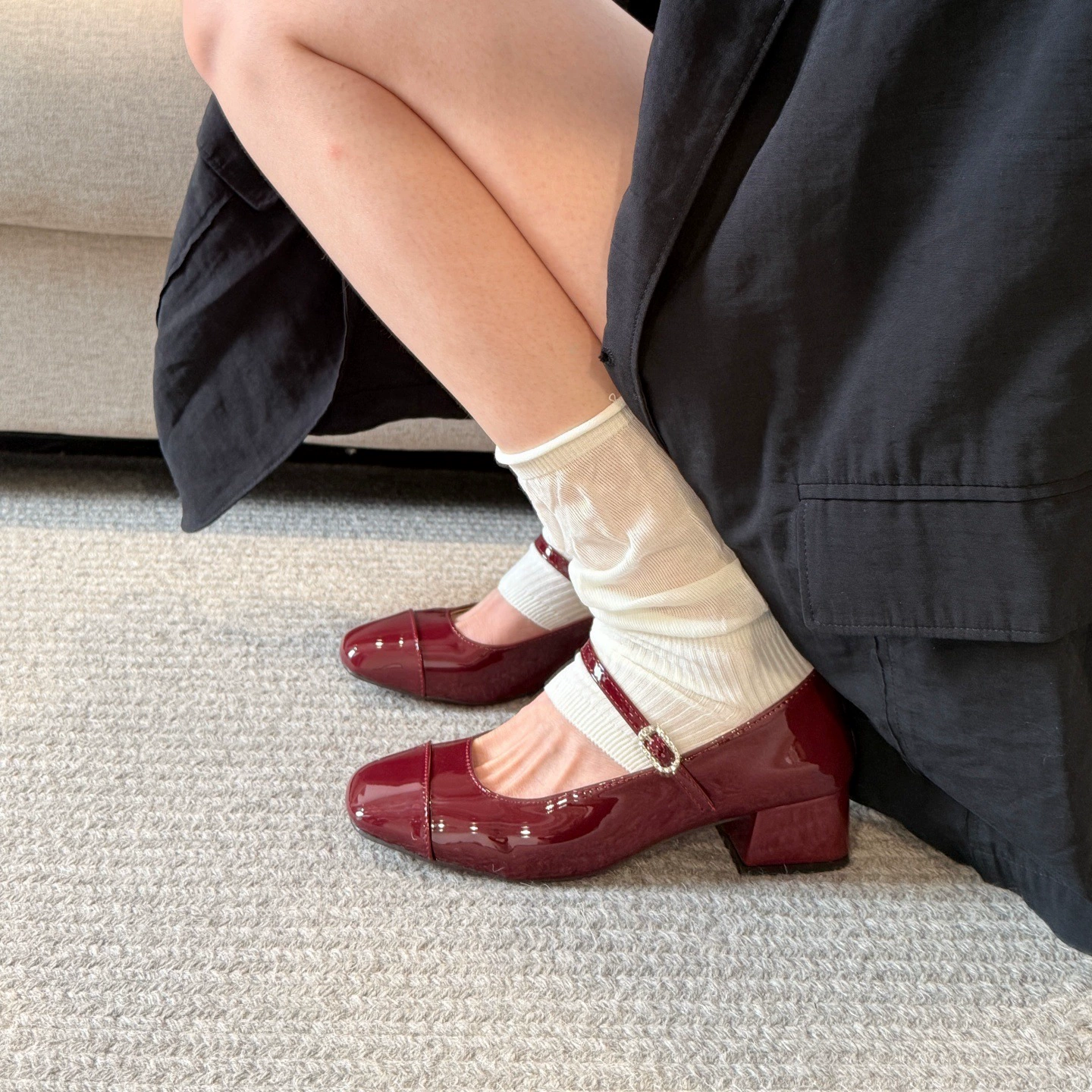 Chaussures Mary Jane à talon bloc rouges pour femme, nouvelles été 2026 avec strass argentés · MOHE China shoe factory