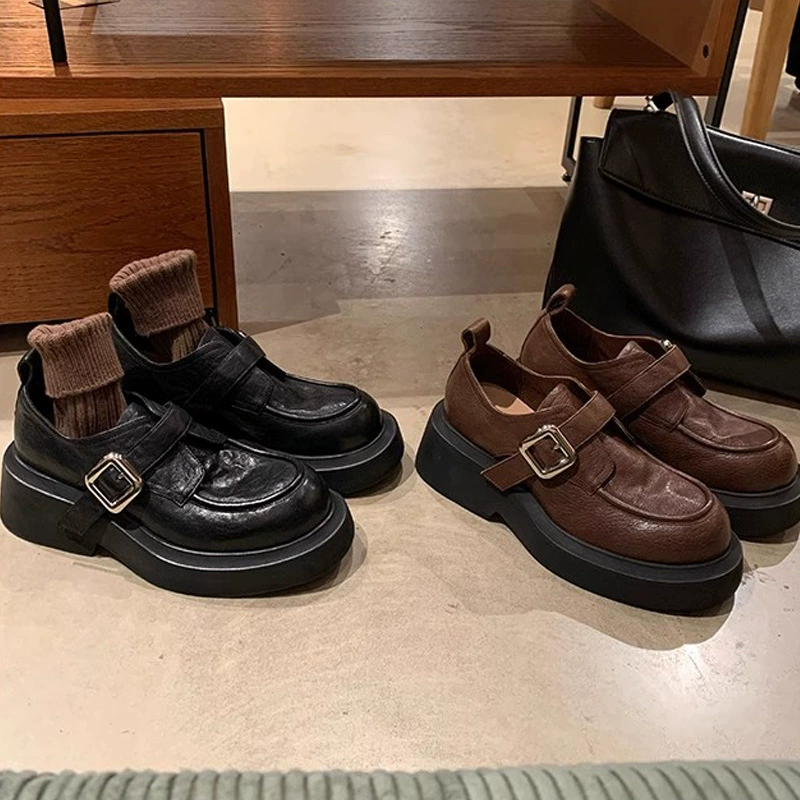 Nuevos mocasines de punta redonda en cuero de caballo lavado para mujer, otoño-invierno