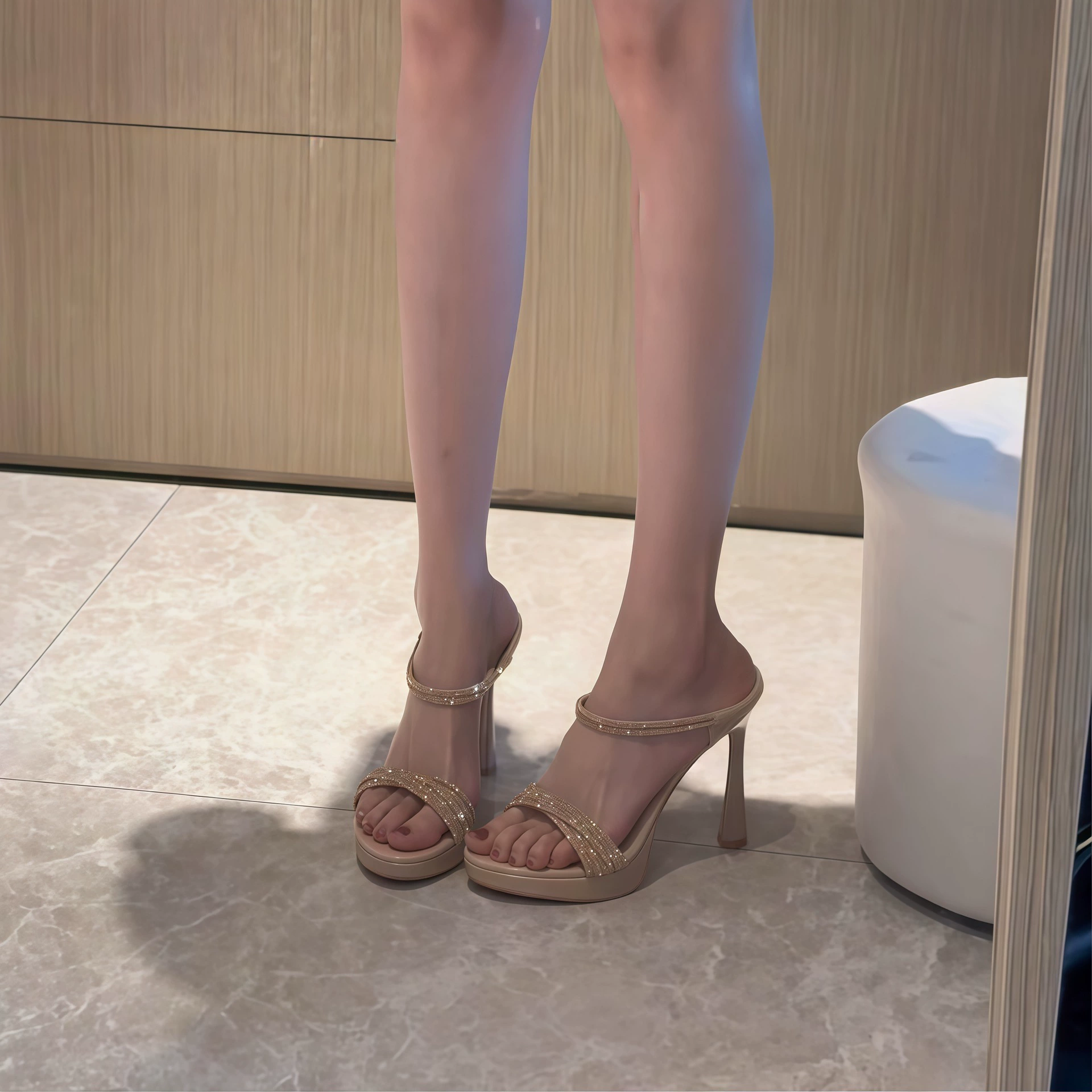 Sandales plates en patent nude avec plateforme et talon aiguille strassé · MOHE China shoe factory