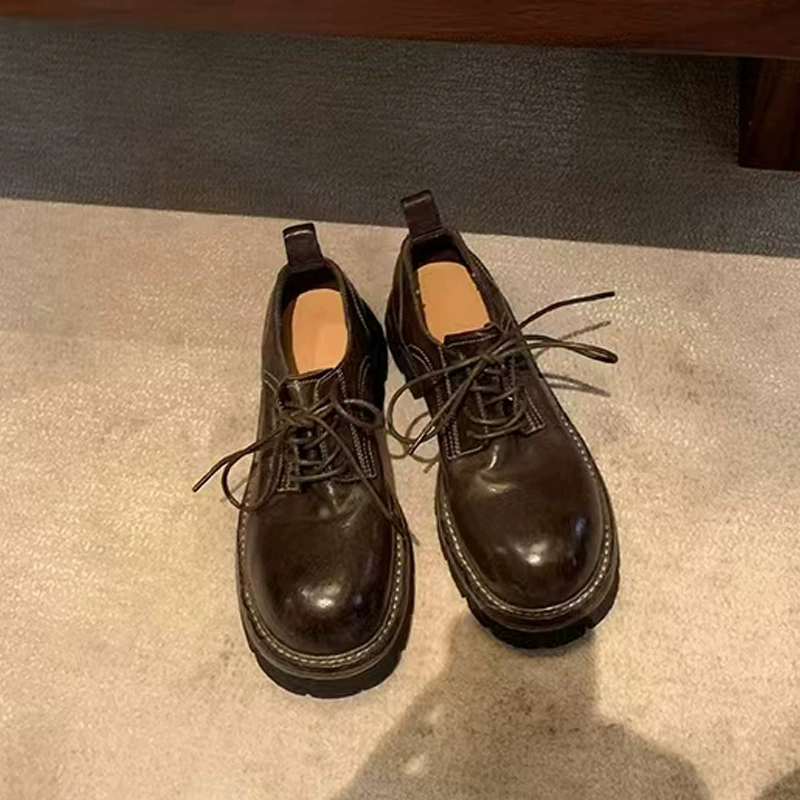 Neu gewaschenes geschrumpftes weiches Pferdeleder-Plattform-Schnür-Loafer, Britische runde Spitze Lederschuhe Damen