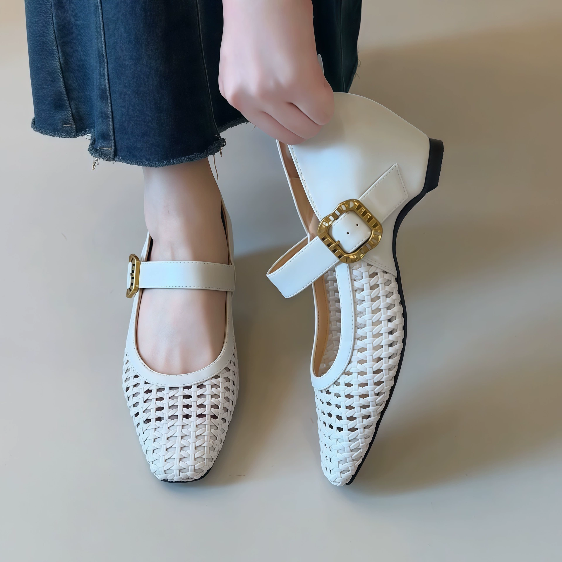 Chuyuji Sapatilhas Estilo Coreano Bico Quadrado Trançado Vazado Cunha Oculta Mary Jane Tira Tornozelo · MOHE China shoe factory