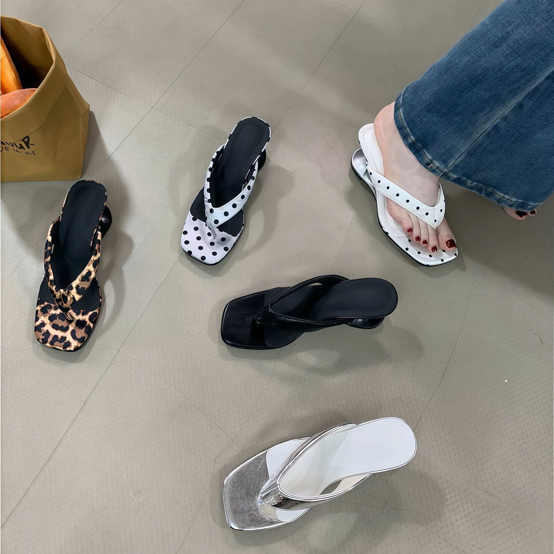 Sandales à talon compensé à pois, imprimé léopard talon haut été 2026 pour femmes · MOHE China shoe factory