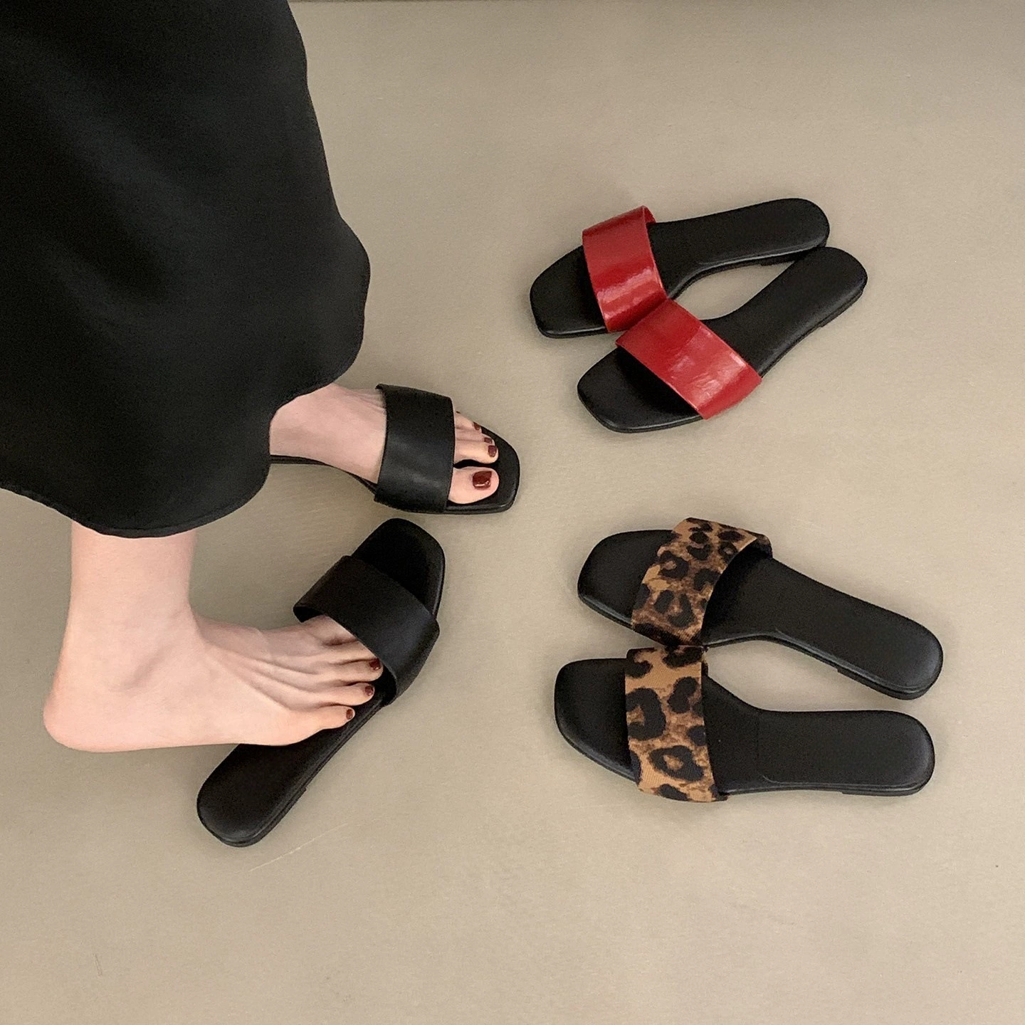 Sandálias Chinelo Coreanas com Estampa de Leopardo para Mulheres, Sapatos Rasos de Sola Macia para Praia