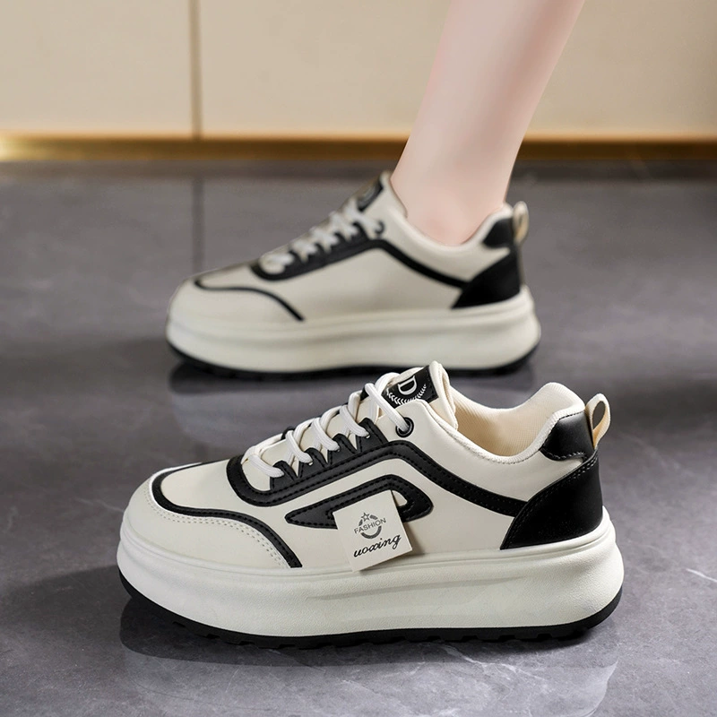 Baskets blanches respirantes pour femme 2025 Printemps Coréen semelle épaisse chaussures bateau décontractées