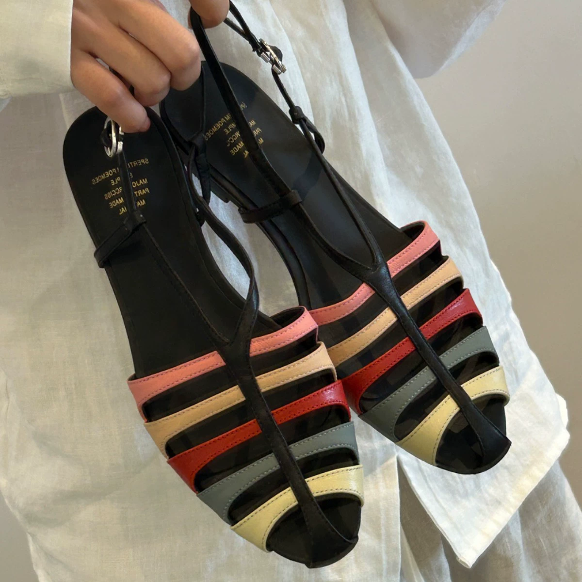Sandalias romanas planas de verano, tejidas, con bloques de color, diseño hueco, estilo artístico retro · MOHE China shoe factory