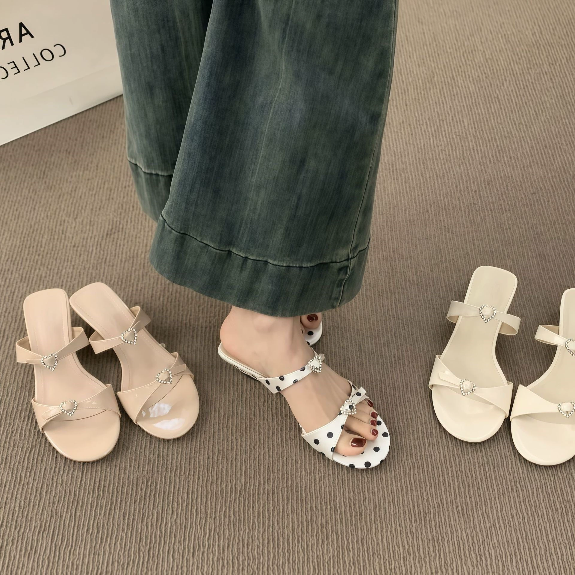 Sandálias Slide Strass Amor Doce Feminino 2026 Primavera Verão Salto Baixo Casual · MOHE China shoe factory