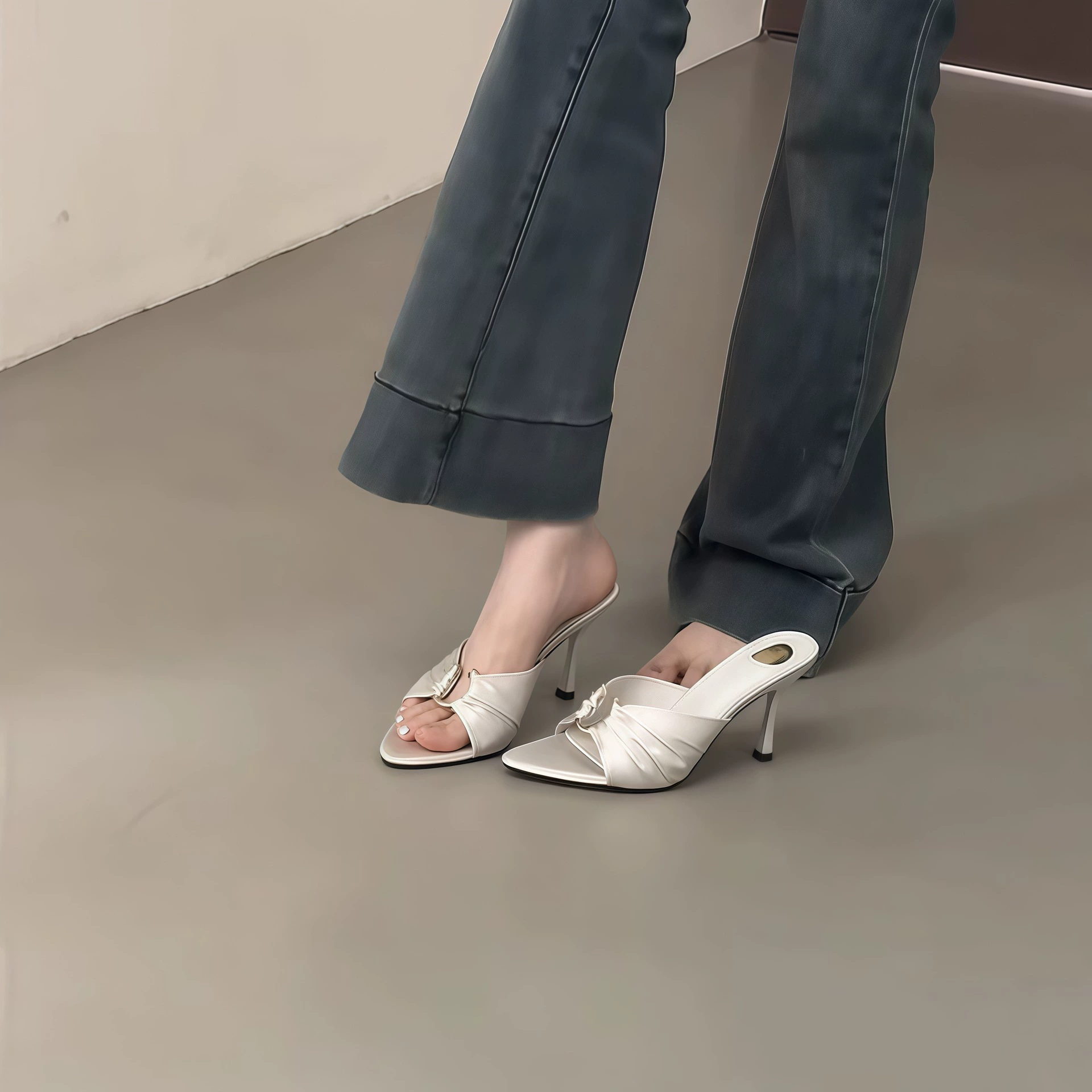 Sandales talon haut femme été 2026 nouveau large bout ouvert style français · MOHE China shoe factory