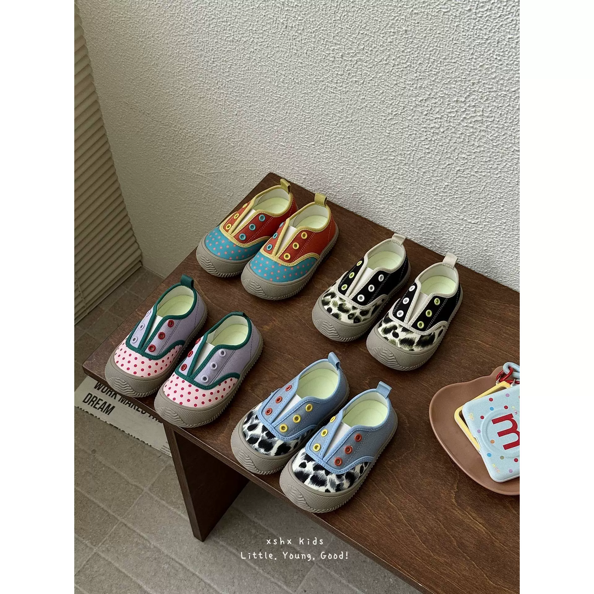 XSHX Zapatos de Tela Xianbei para Niños, Tipo Slip-On, para Jardín de Infancia, Antideslizantes, Transpirables, Retro Coreanos · MOHE China shoe factory
