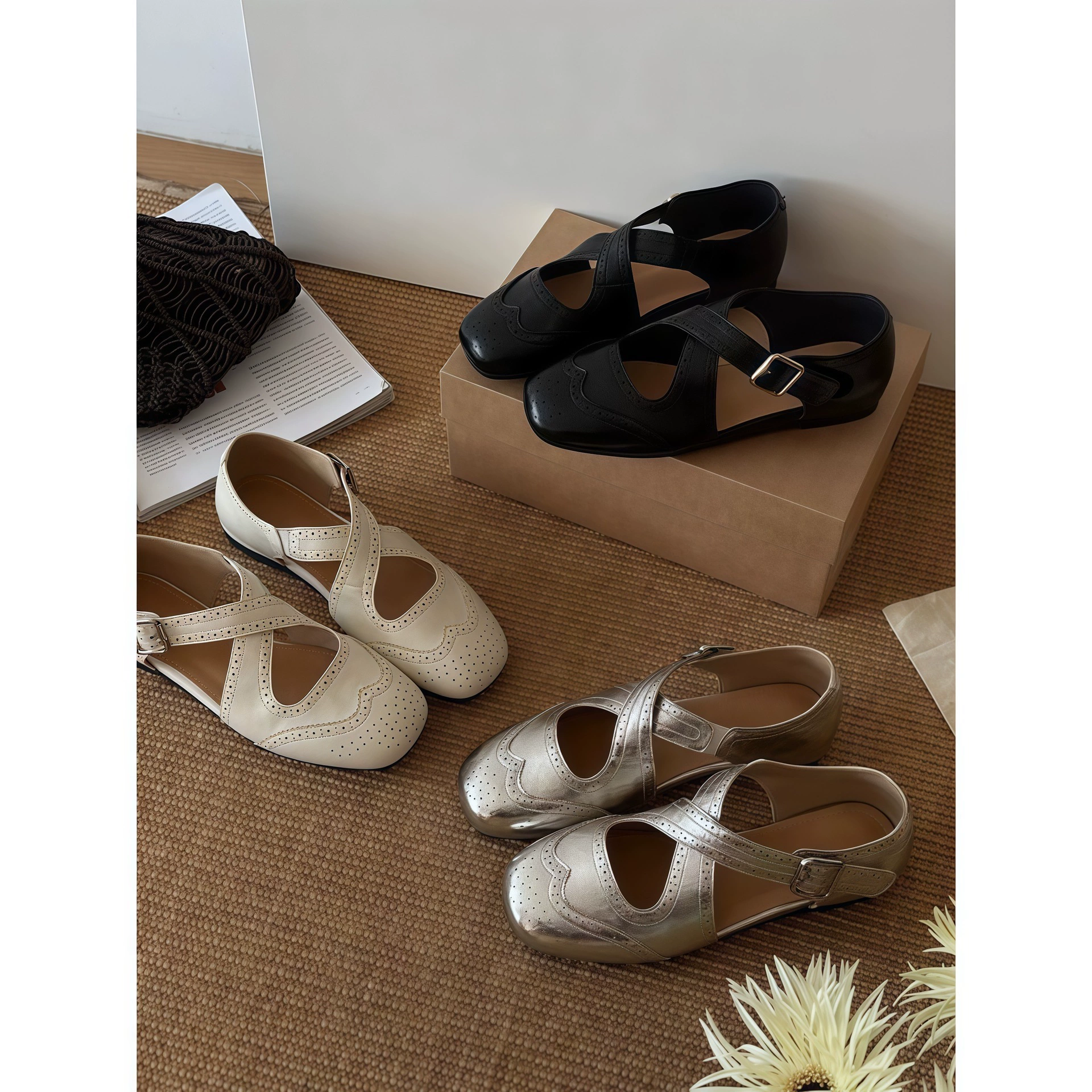 Nouvelles chaussures Mary Jane en cuir souple brogue à boucle croisée talon plat été 2026 pour femme · MOHE China shoe factory