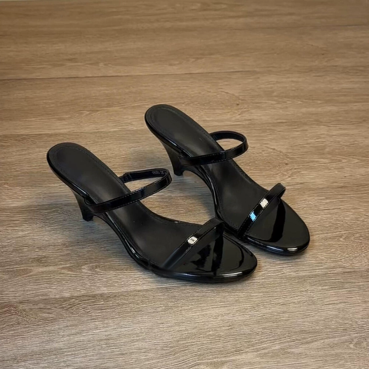 Damen French einfache Einzelriemen Keilsandalen runde Zehen Mode elegant hoher Absatz · MOHE China shoe factory