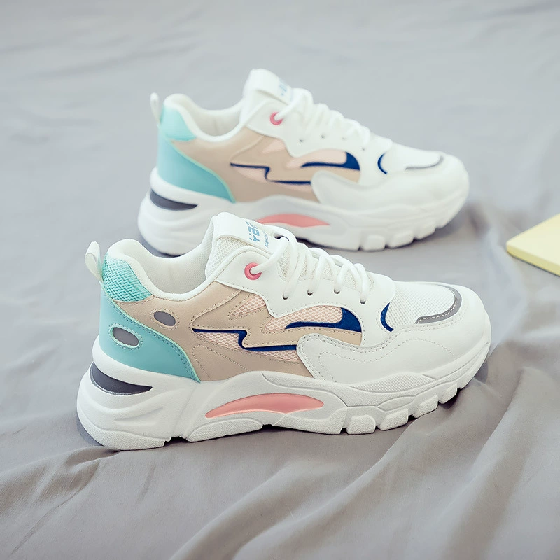 2024 Été Chaussures de sport en mesh respirant pour femmes, style coréen à semelle épaisse · MOHE China shoe factory
