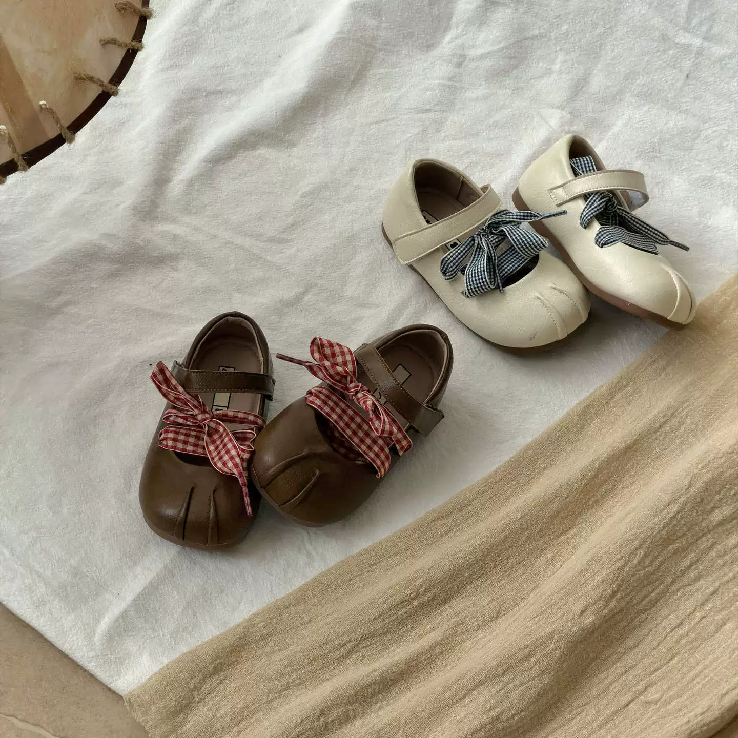 XSHX Mary Jane de Cuero Plisada Francesa para Niñas, Primavera-Verano, con Cierre de Gancho y Bucle, Antideslizante, Goma · MOHE China shoe factory