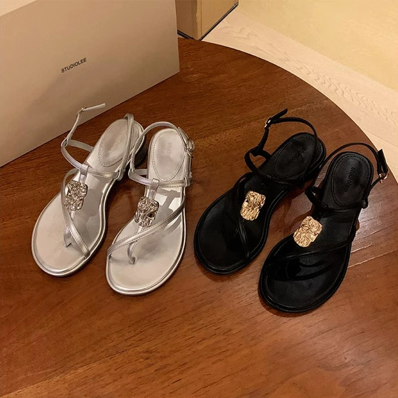 Nuevas sandalias de tacón bloque con hebilla metálica y tiras finas para mujer, estilo vacaciones de verano