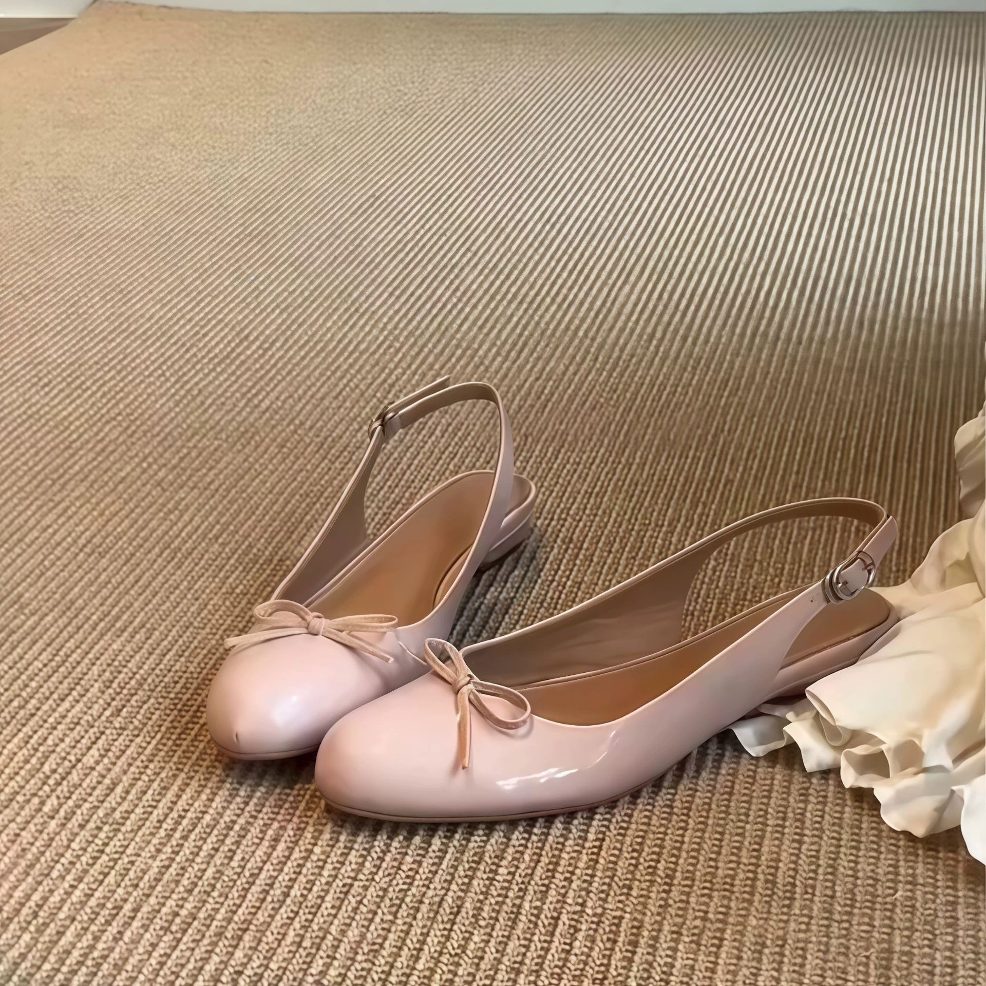 Mules à nœud bout rond talon bas françaises dos nu bride boucle femme · MOHE China shoe factory